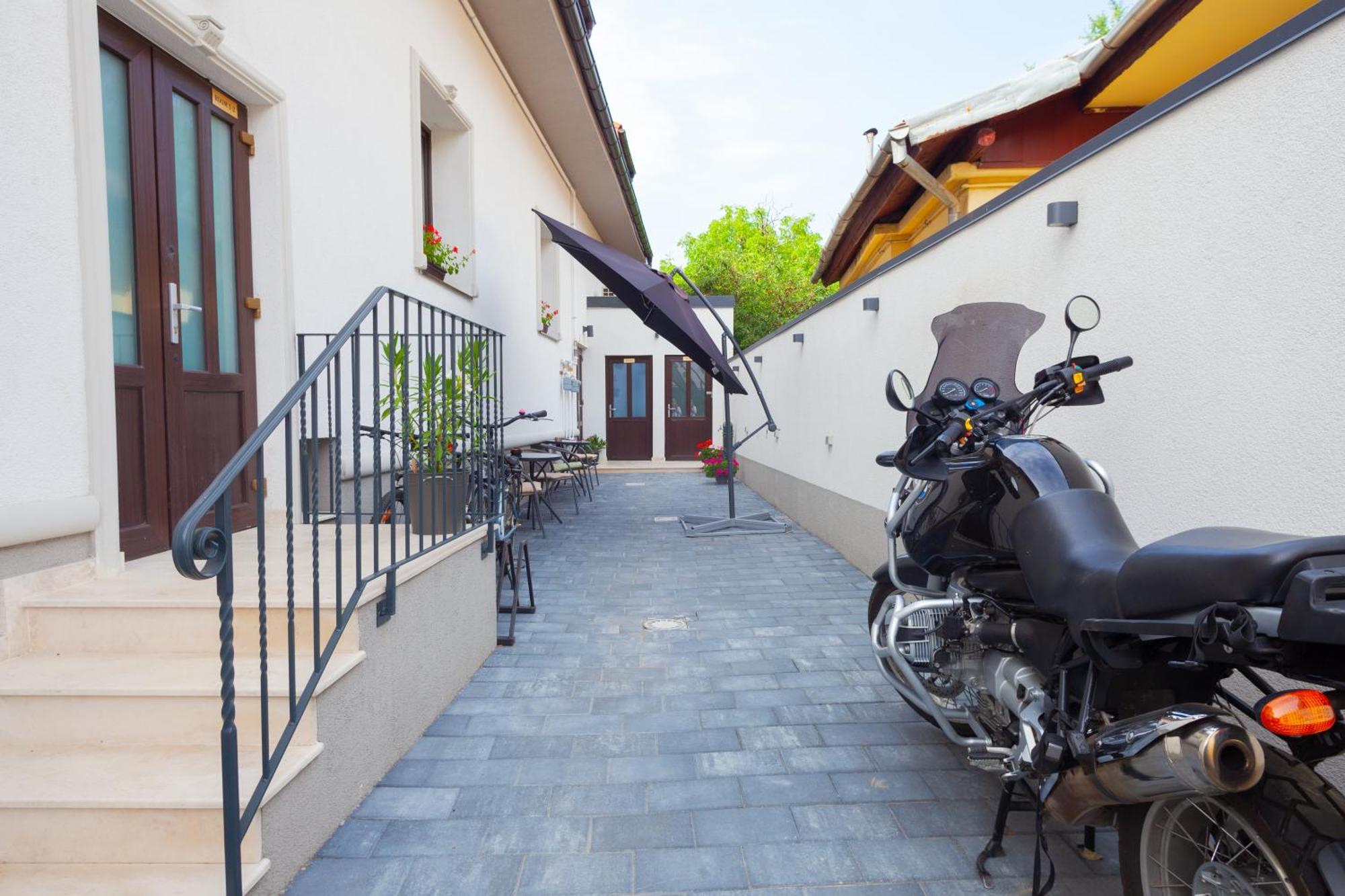 Arini White House Apartment Sibiu Exterior photo